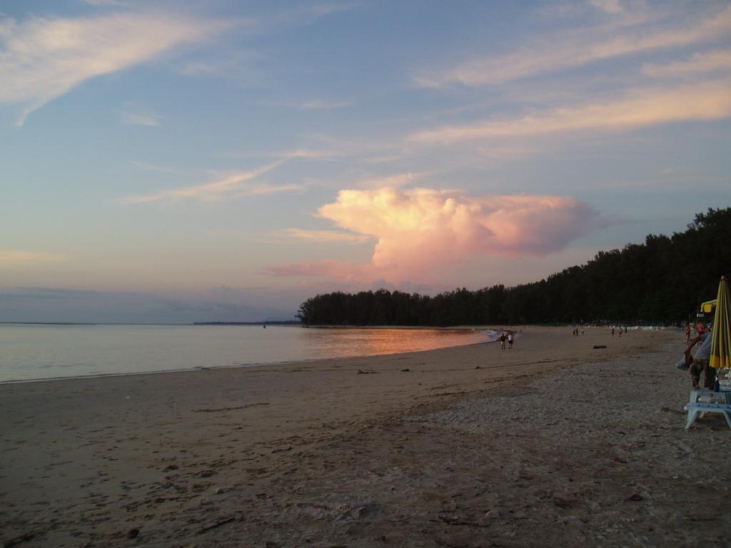 Kingsacre Hotel Nai Yang Beach Екстериор снимка